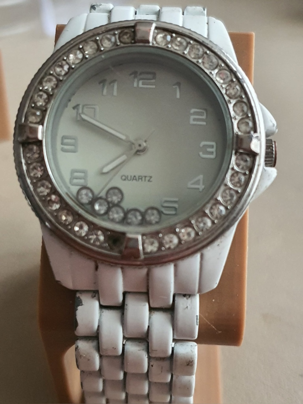 🦋10/$20🦋 Silver/White Rhinestone Women's Watch w/Floating Rhinestones
